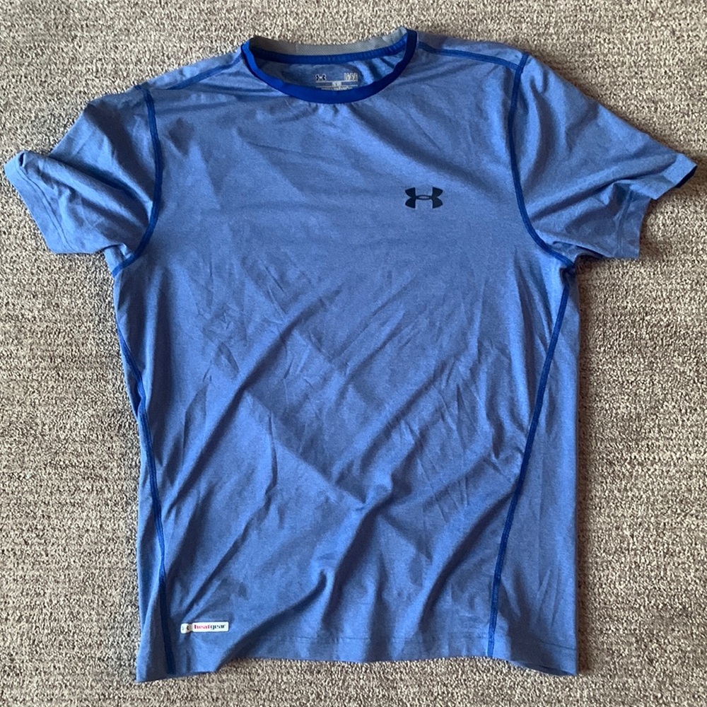 Under Armour short sleeve shirt. Large. Fitted.